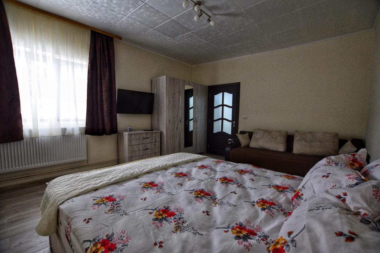 Flori'S Apartment Brasov Exterior photo